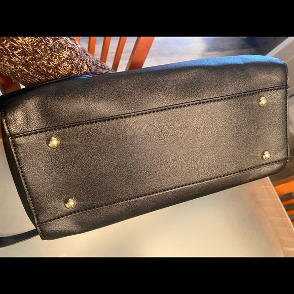 Like New! Betsey Johnson satchel - Picture 4 of 16